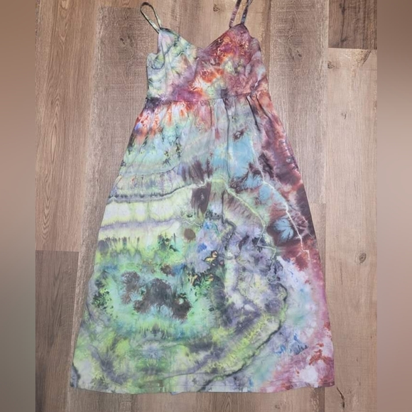 MUST SEE Hand-Dyed Tie Dye Items! - Picture 8 of 9
